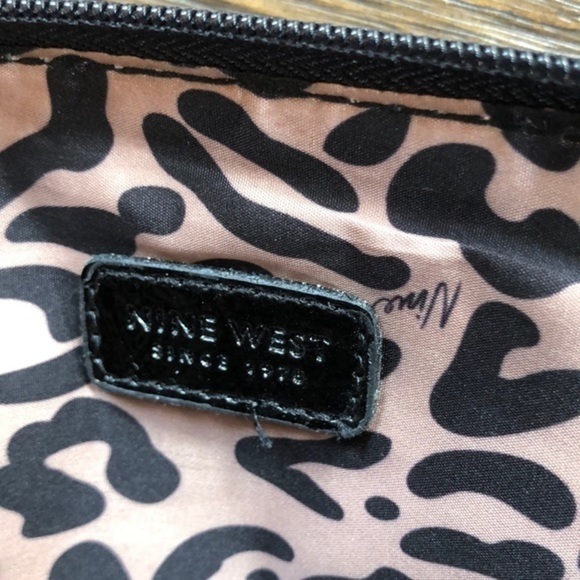 3/$30 Nine West sequined/leopard interior cosmetic bag - Picture 5 of 6